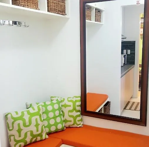 The Levels 2br Fully Interior Cosmo Living *