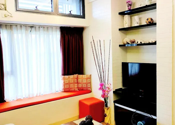 The Levels 2br Fully Interior Cosmo Living *